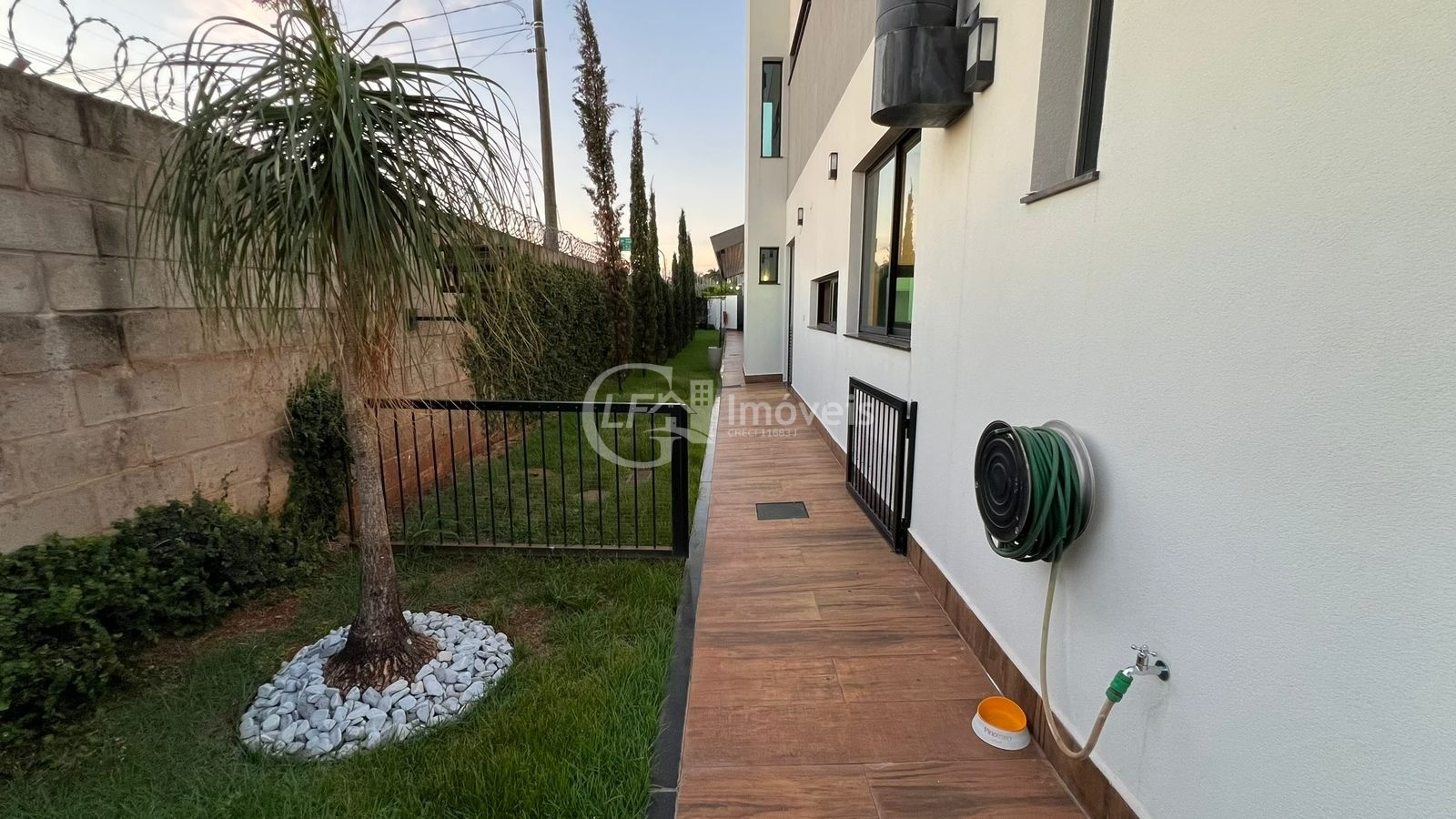 Imperdível: Casa à venda em Campo Grande-MS, Vila Vilas Boas, 4 quartos, 3 suítes, 3 salas, 1 banheiro, 7 vagas, 366m².
