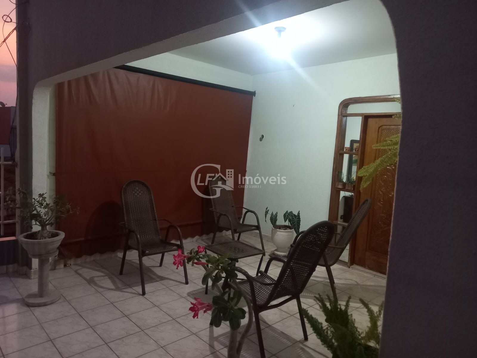 Imperdível oportunidade: casa comercial de alto padrão à ven