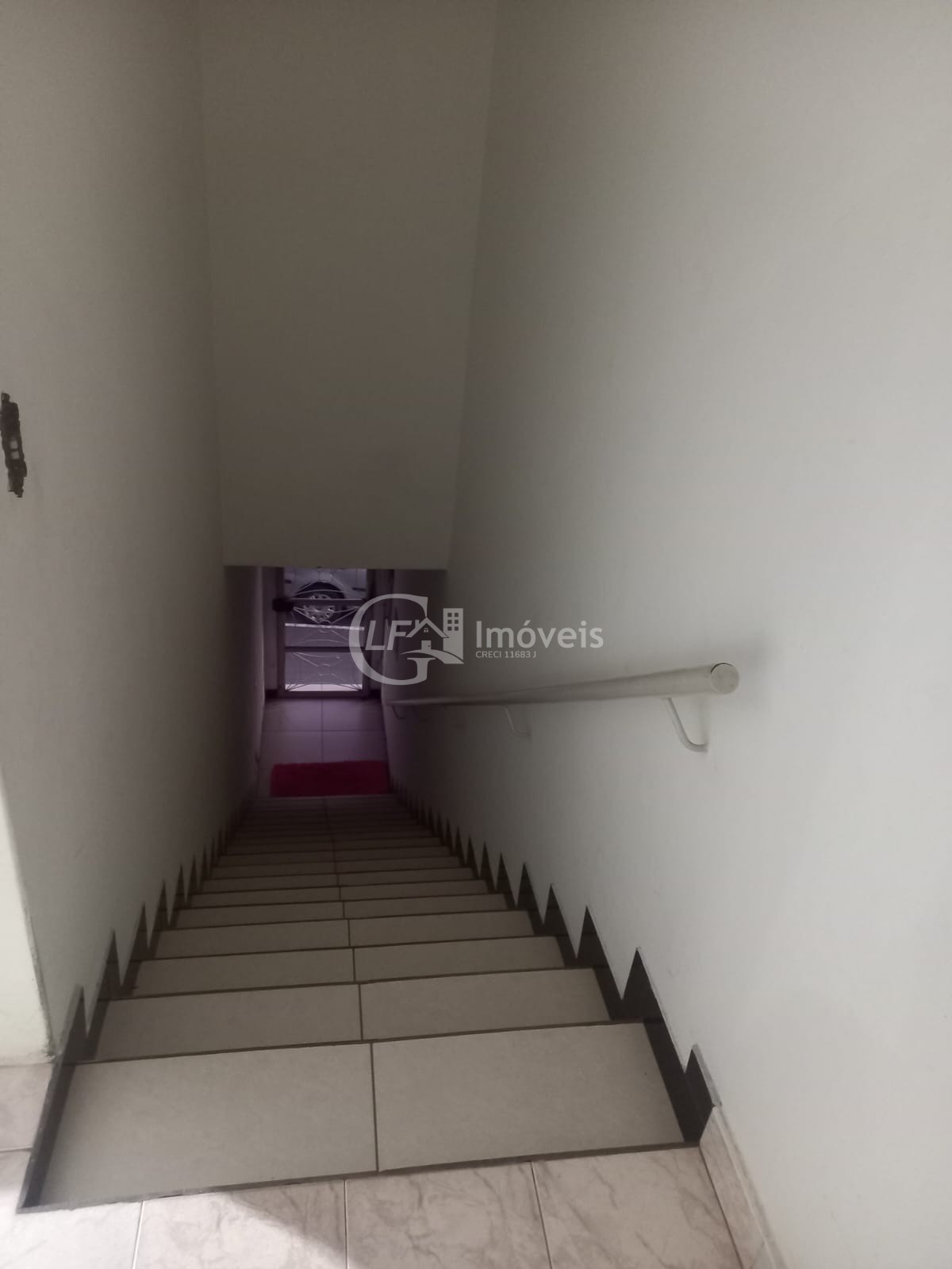 Imperdível oportunidade: Casa comercial de alto padrão à venda em Coxim-MS, no Centro! 3 quartos, 1 suíte, 1 sala, 5 banheiros, 1 vaga de garagem, 180m² de área.