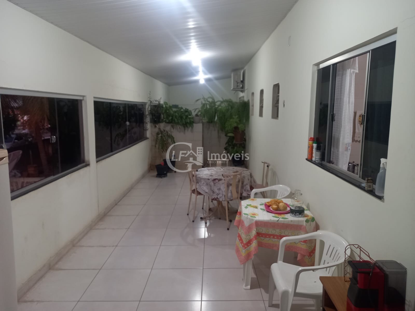 Imperdível oportunidade: casa comercial de alto padrão à ven