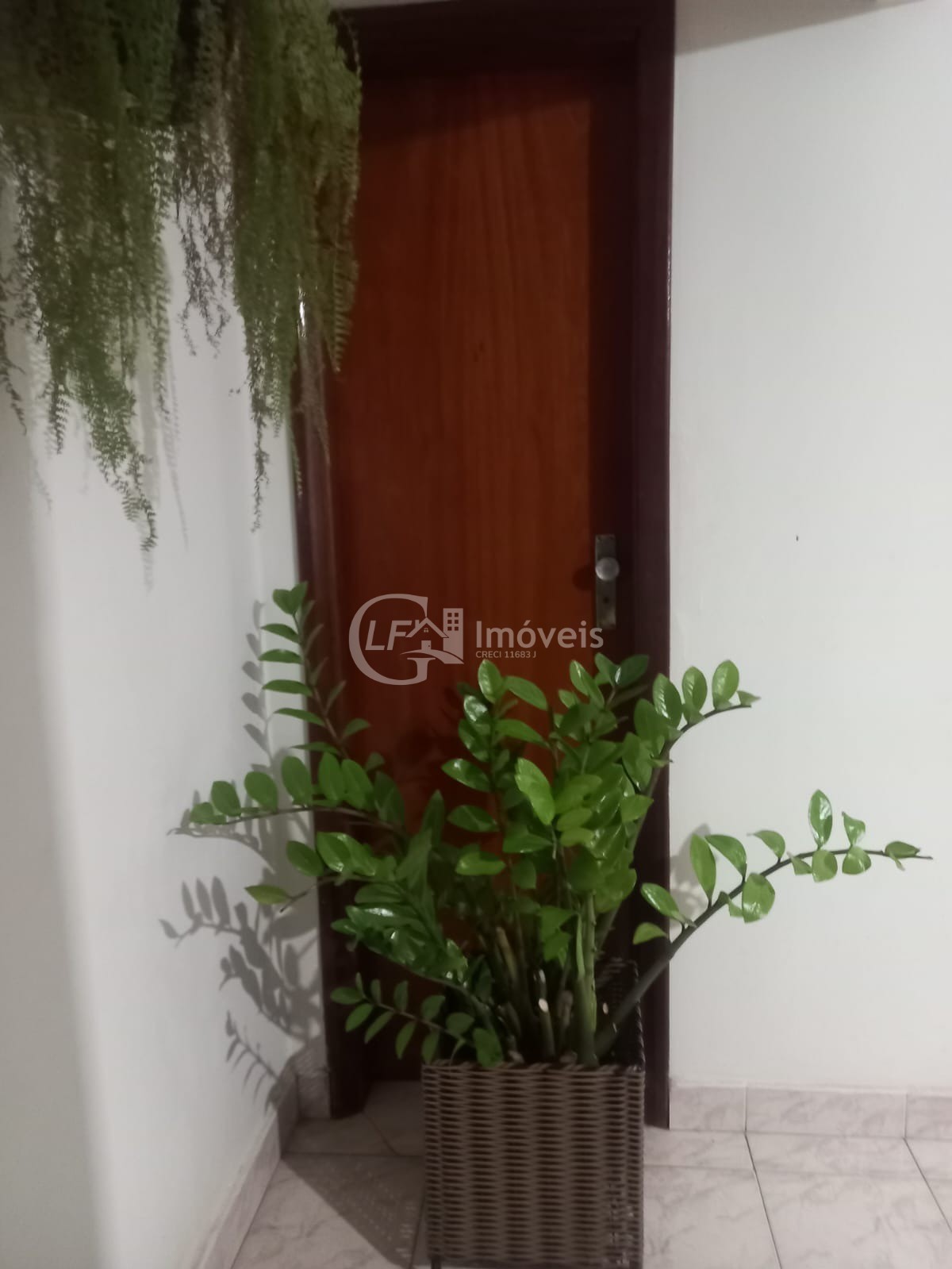 Imperdível oportunidade: Casa comercial de alto padrão à venda em Coxim-MS, no Centro! 3 quartos, 1 suíte, 1 sala, 5 banheiros, 1 vaga de garagem, 180m² de área.