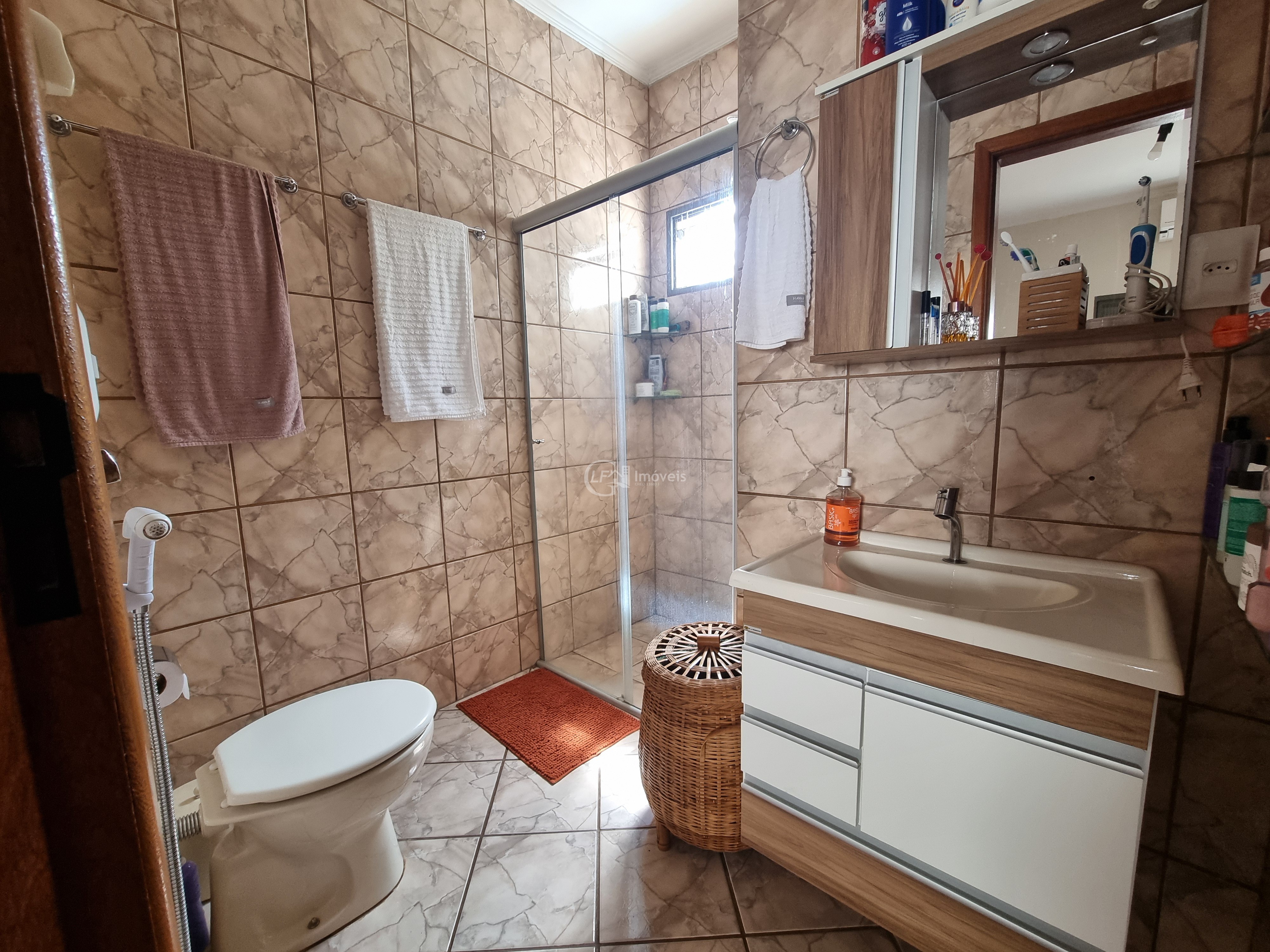 Linda casa com área gourmet e piscina