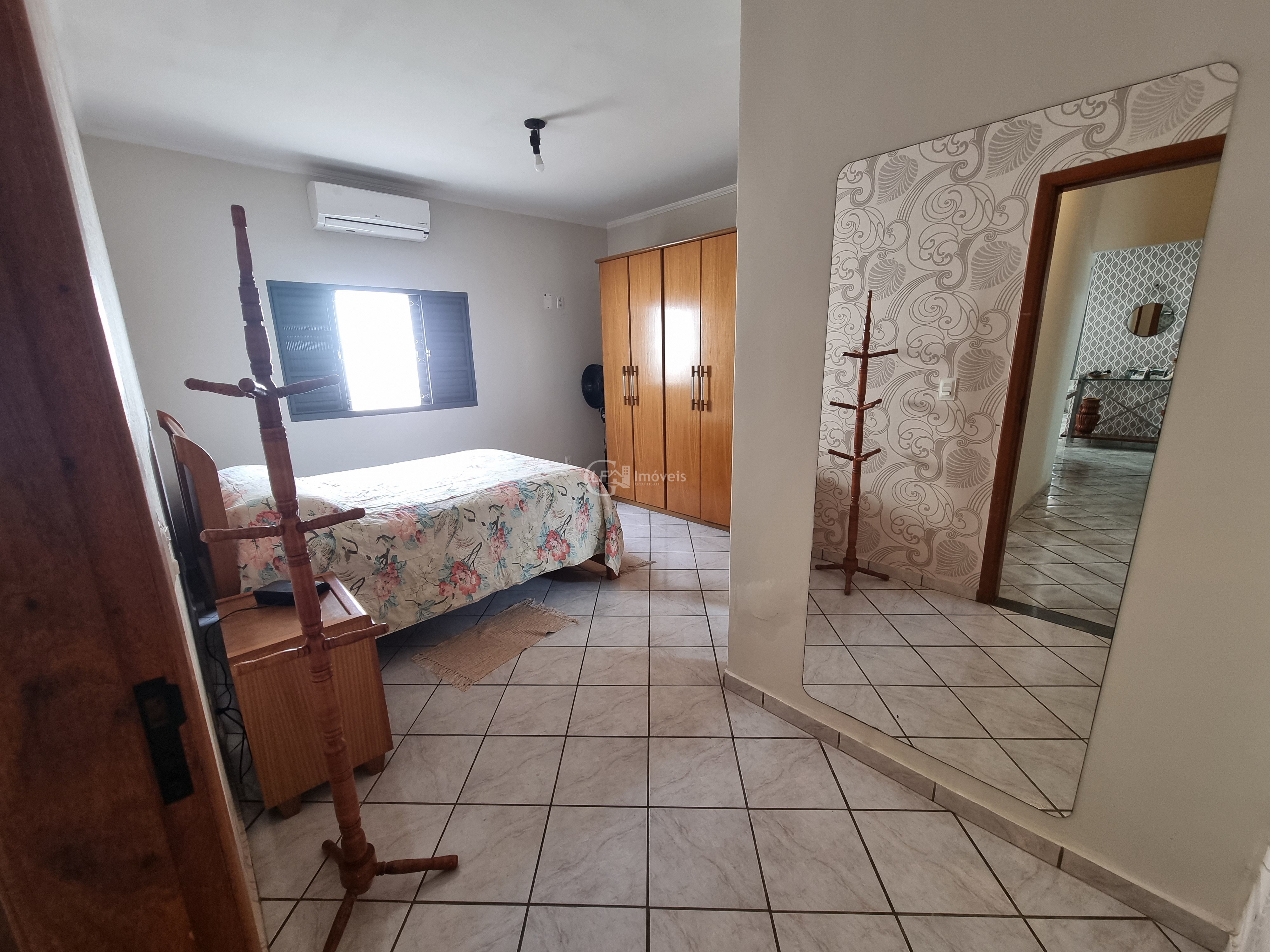 Linda casa com área gourmet e piscina
