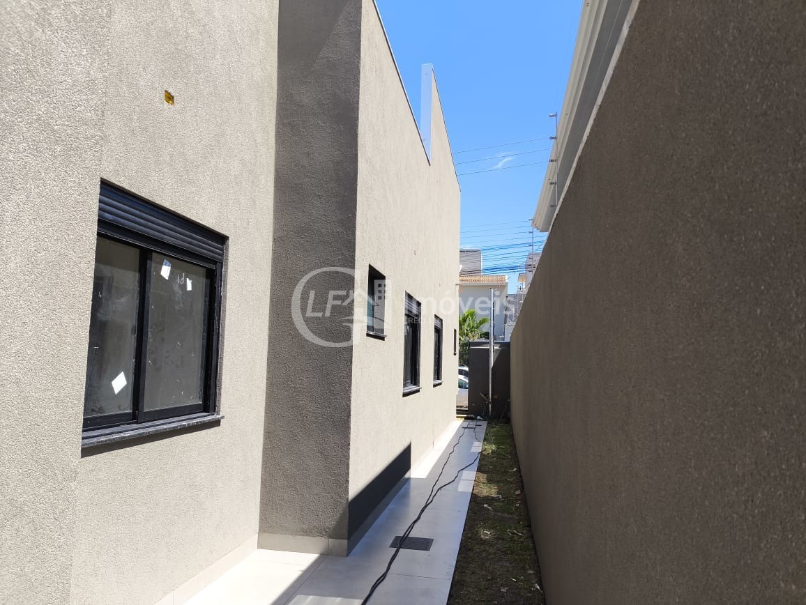 Imperdível oportunidade: Casa à venda em Campo Grande-MS, Carandá Bosque - 3 quartos, 2 suítes, 2 salas, 5 banheiros, 2 vagas, 180m².