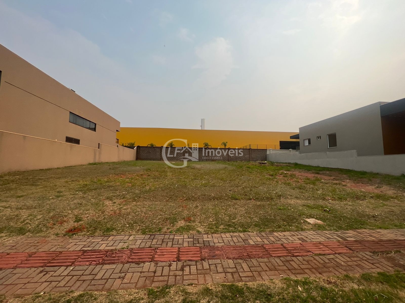 Terreno de 846m² em condomínio de luxo em alphaville campo g