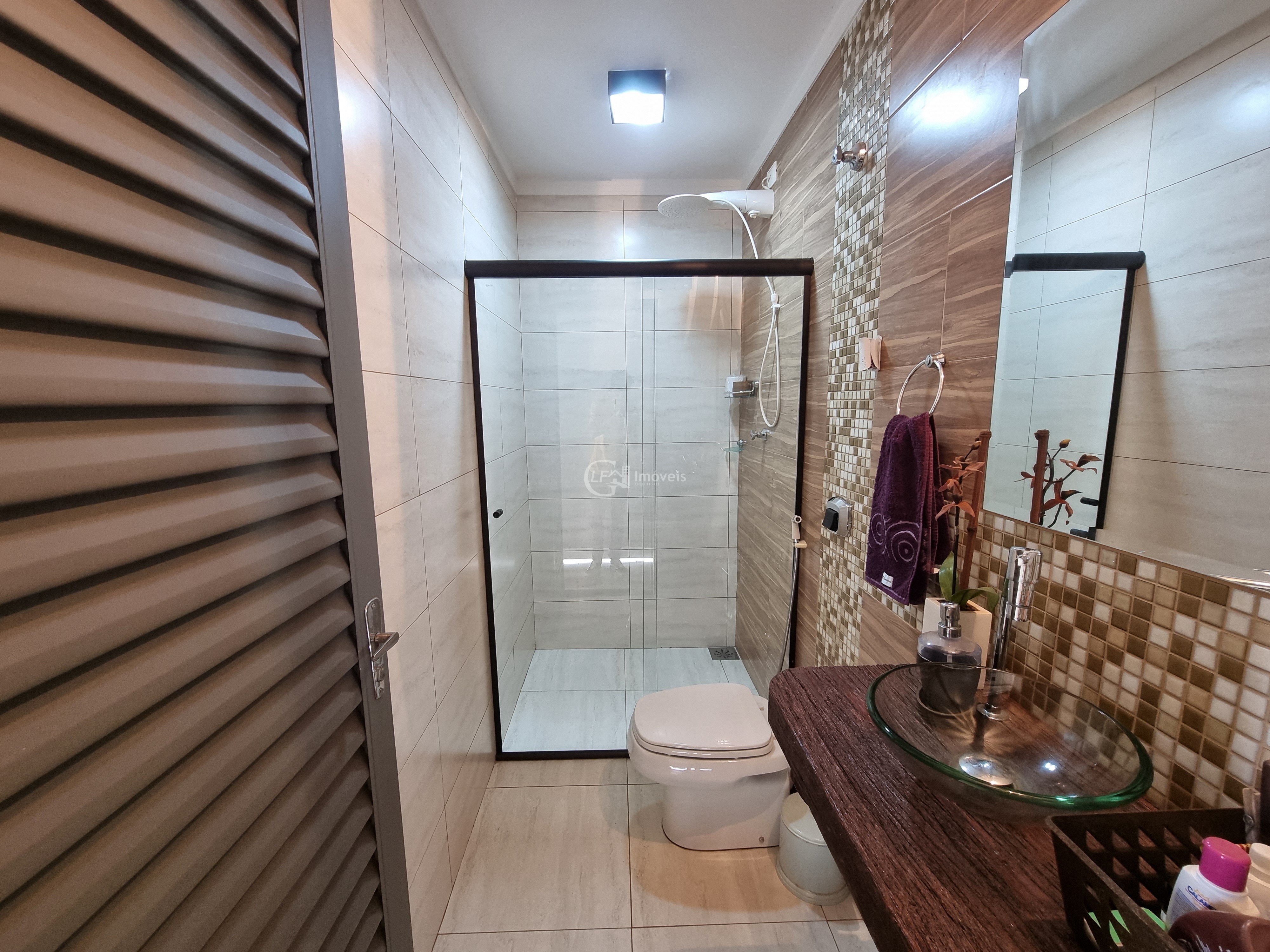 Linda casa com área gourmet e piscina