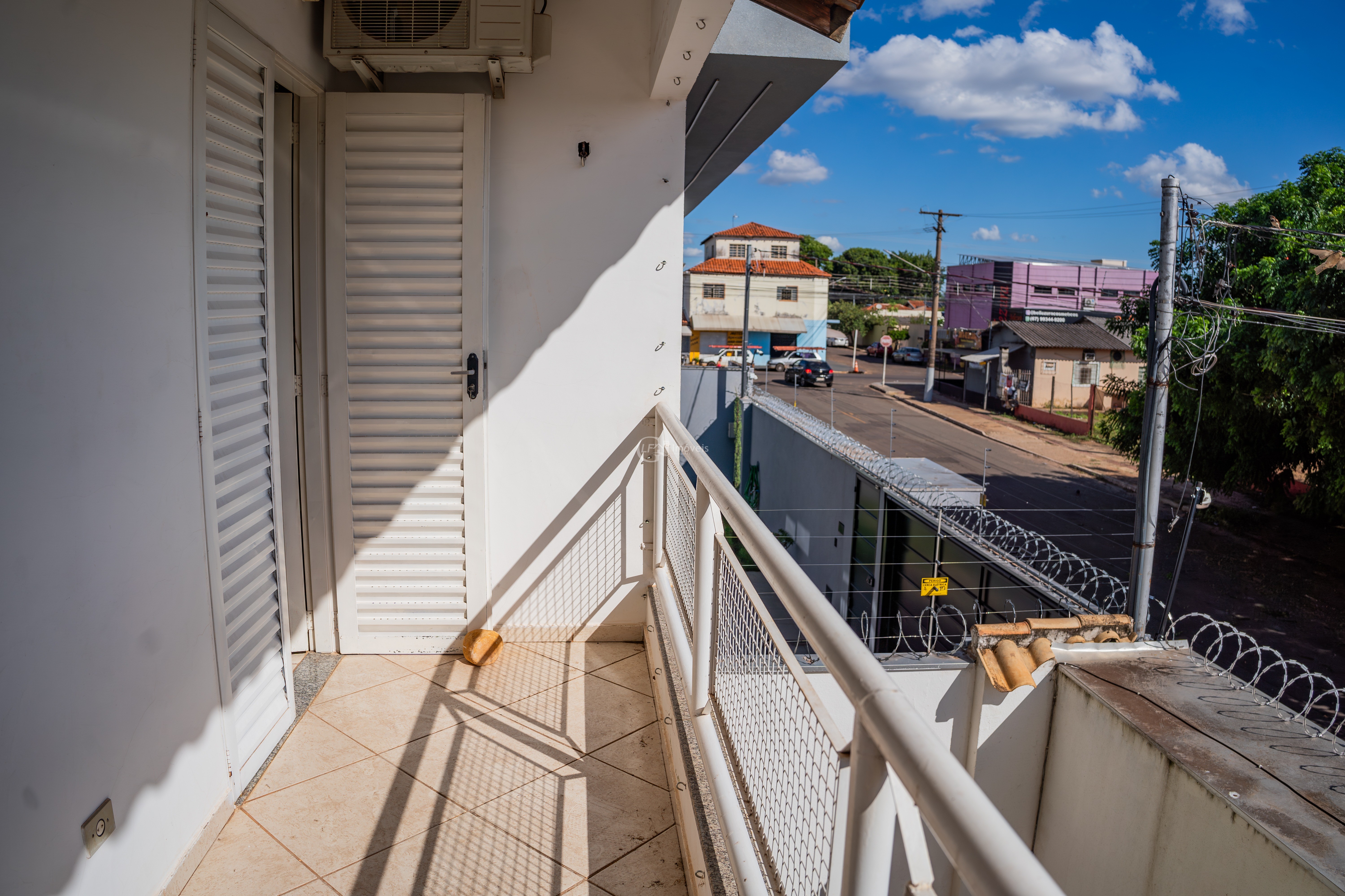Imperdível: Casa à venda em Campo Grande-MS, Vila Palmira - 3 quartos, 1 suíte, 3 salas, 3 banheiros, 3 vagas, 169,84 m².