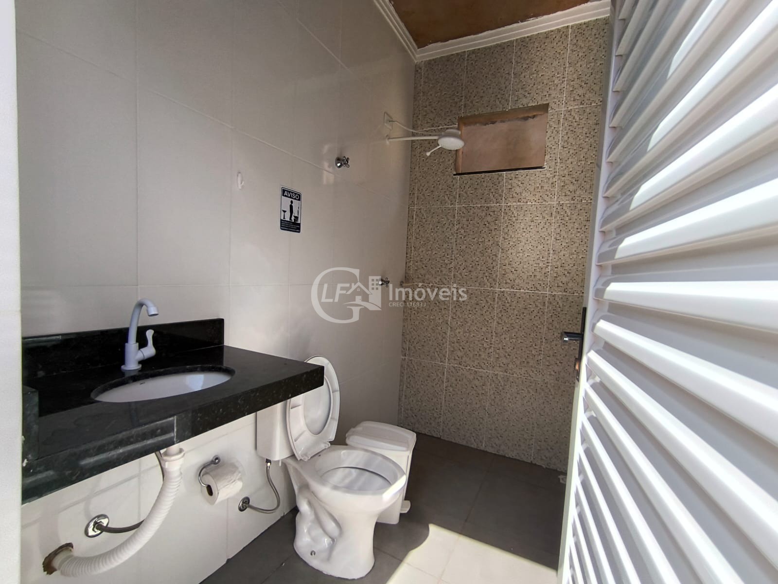 Casa para venda em campo grande-ms: 1 suite, 3 banheiros, 2 