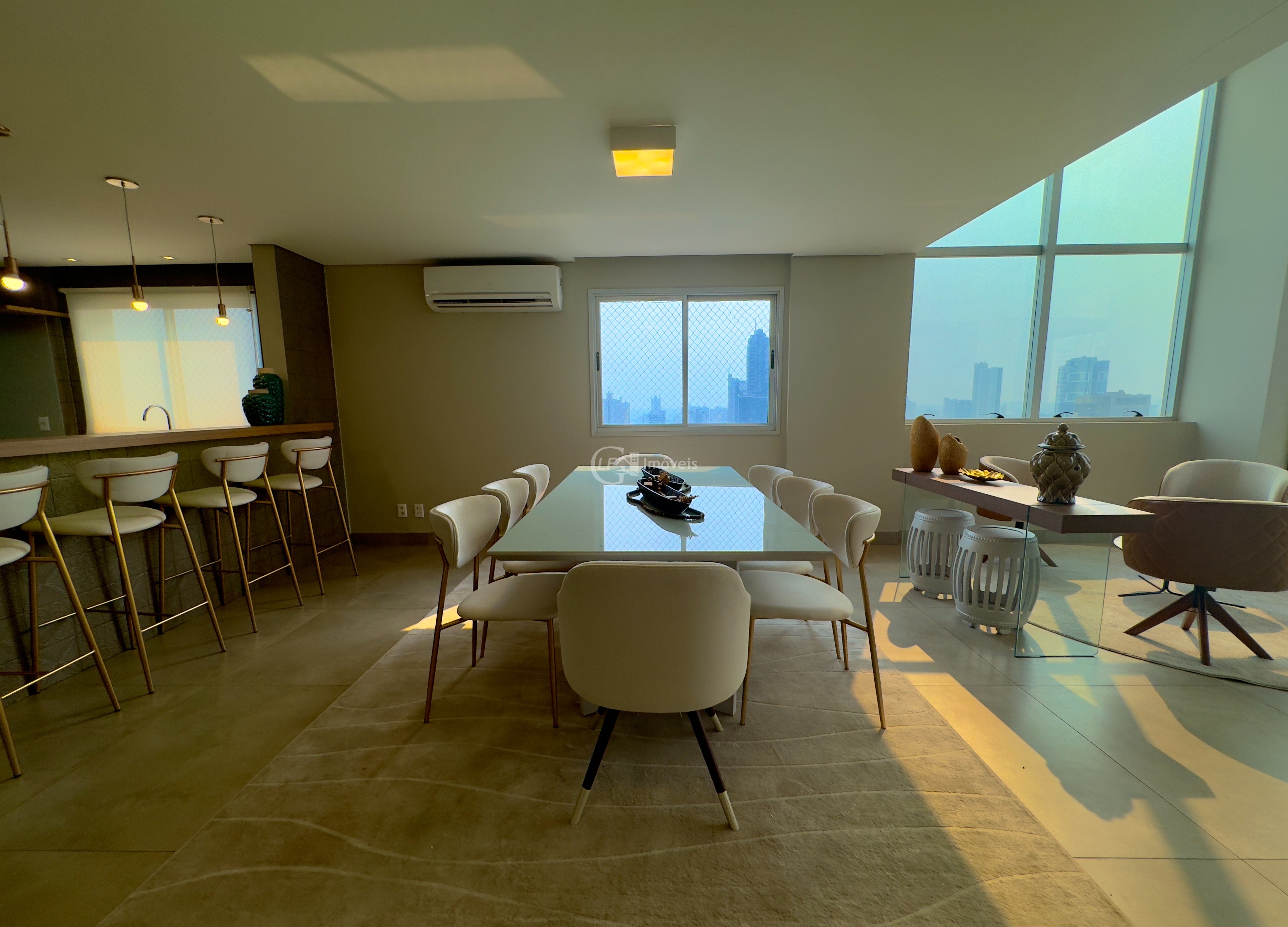 Apartamento, 4 quartos, 205 m² - Foto 2