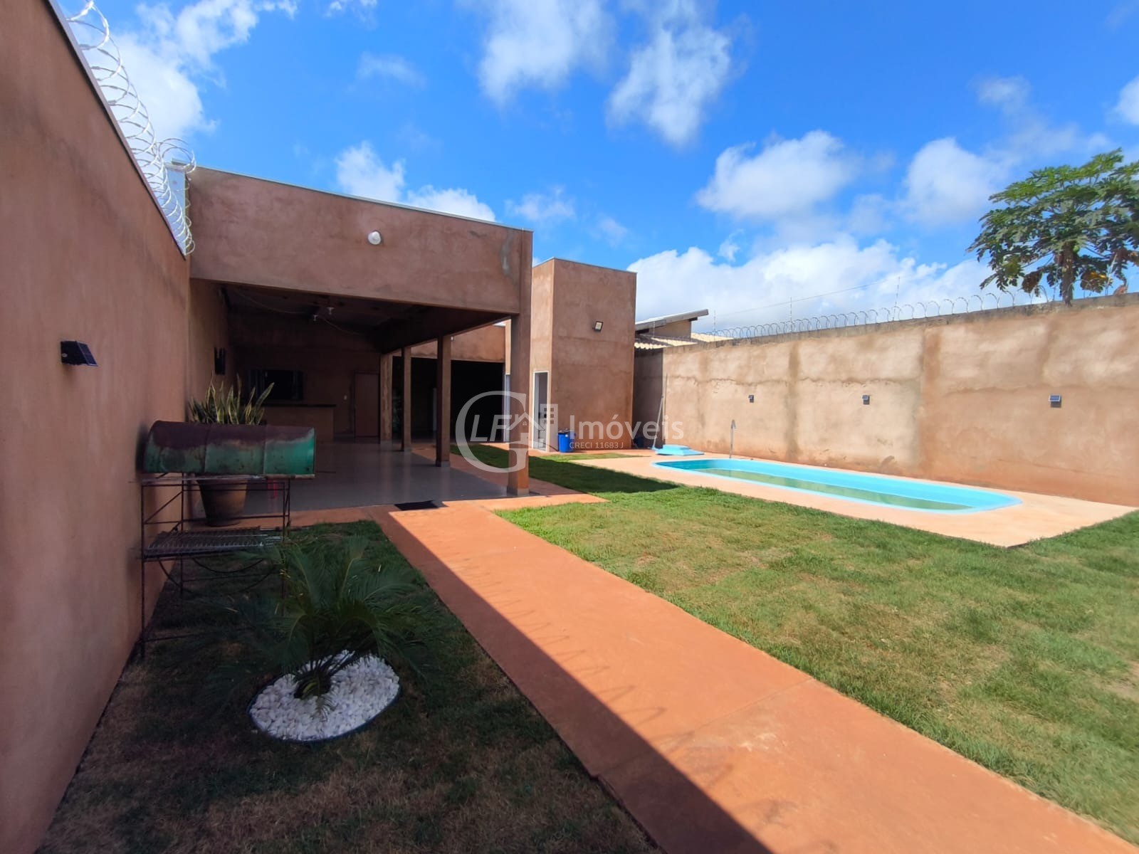 Casa para venda em campo grande-ms: 1 suite, 3 banheiros, 2 