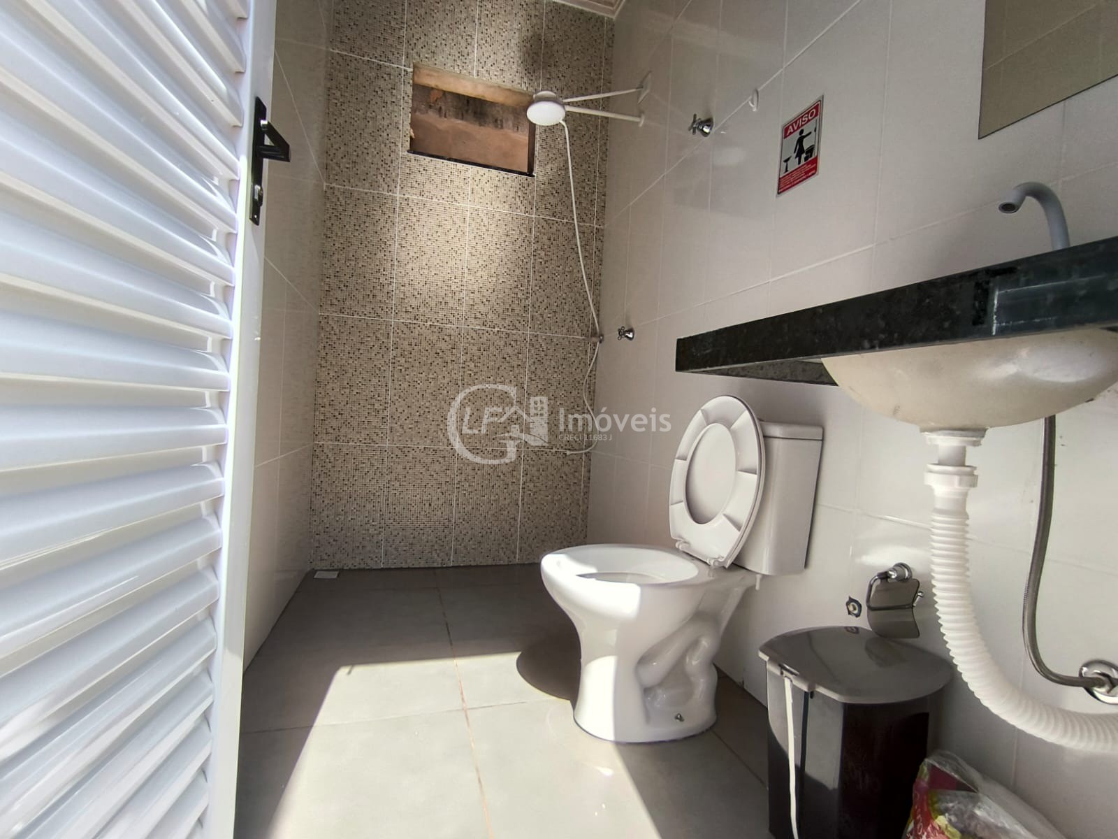 Casa para venda em campo grande-ms: 1 suite, 3 banheiros, 2 