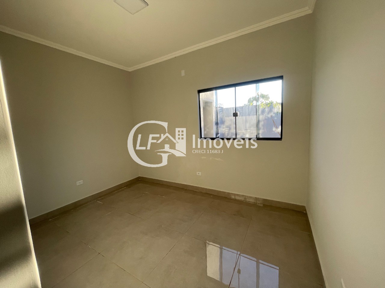 Imperdível oportunidade de casa à venda em Campo Grande-MS, Jardim Tijuca! 3 quartos, 1 suíte, 2 salas, 1 banheiro, 2 vagas de garagem, 93,72m².