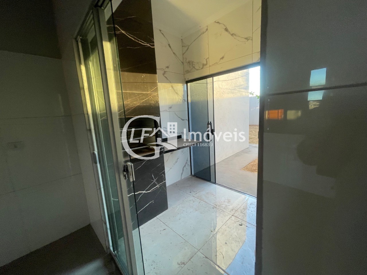Imperdível oportunidade de casa à venda em Campo Grande-MS, Jardim Tijuca! 3 quartos, 1 suíte, 2 salas, 1 banheiro, 2 vagas de garagem, 93,72m².