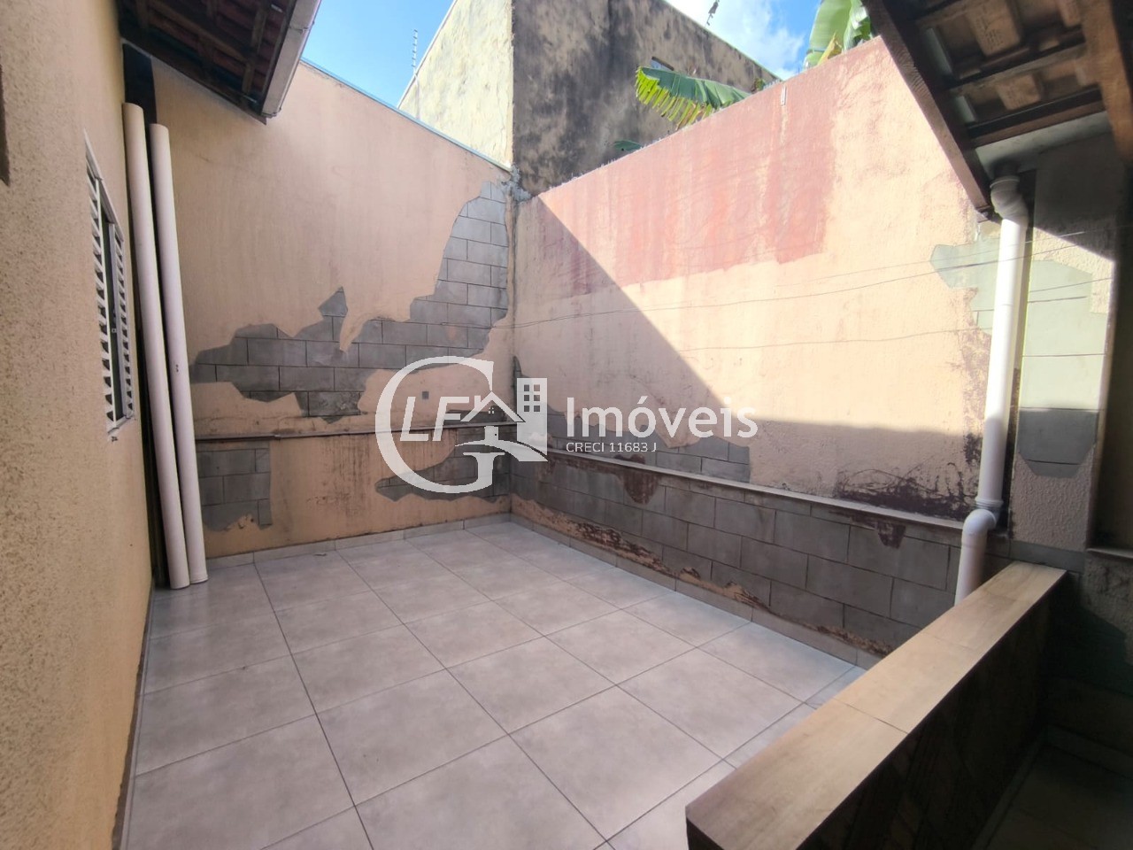 Casa com 2 quartos - boa localização