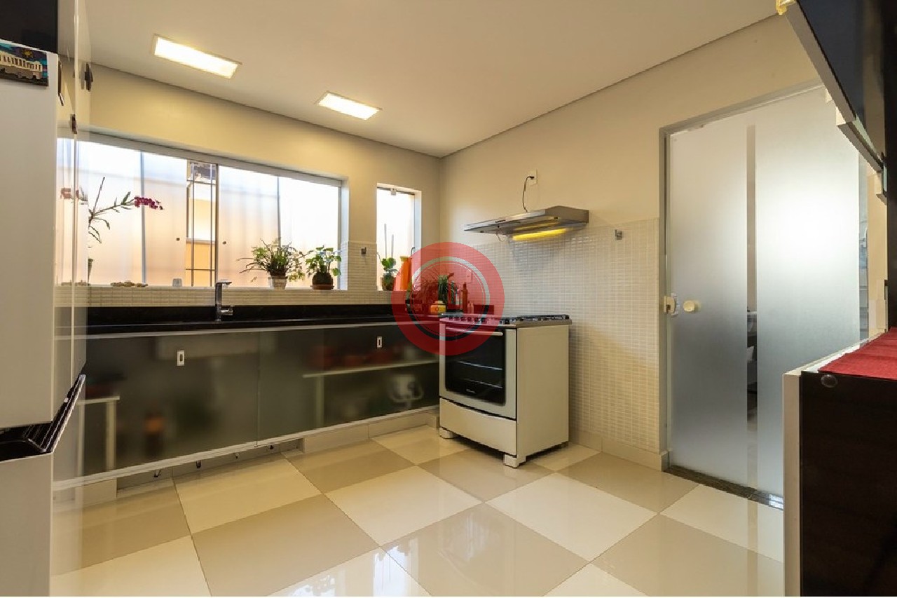 Casa, 3 quartos, 310 m² - Foto 33