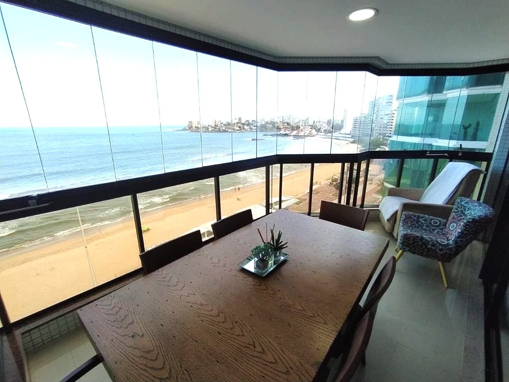 Excelente Apartamento de Frente para o Mar na Praia do Morro composto por 4 dormitório sendo 3 suítes, com 2 vagas de garagem.