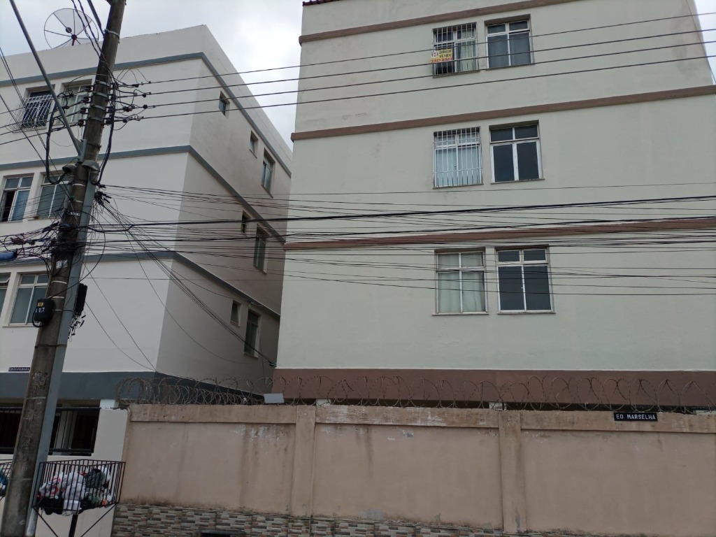 Apartamento de frente composto de 2 quartos banheiro social uma vaga de garagem na Praia do Morro