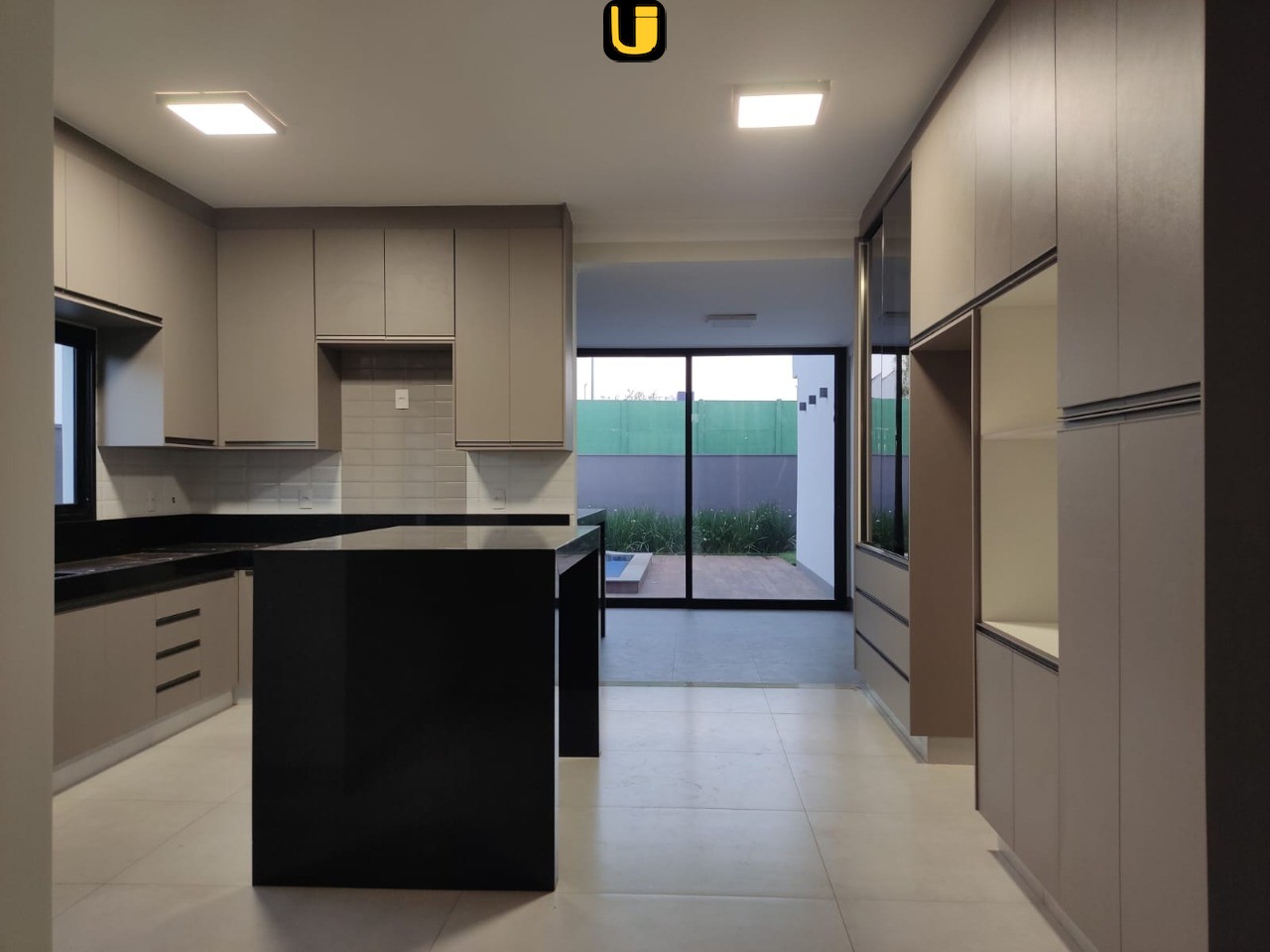 Casa, 4 quartos, 468 m² - Foto 1