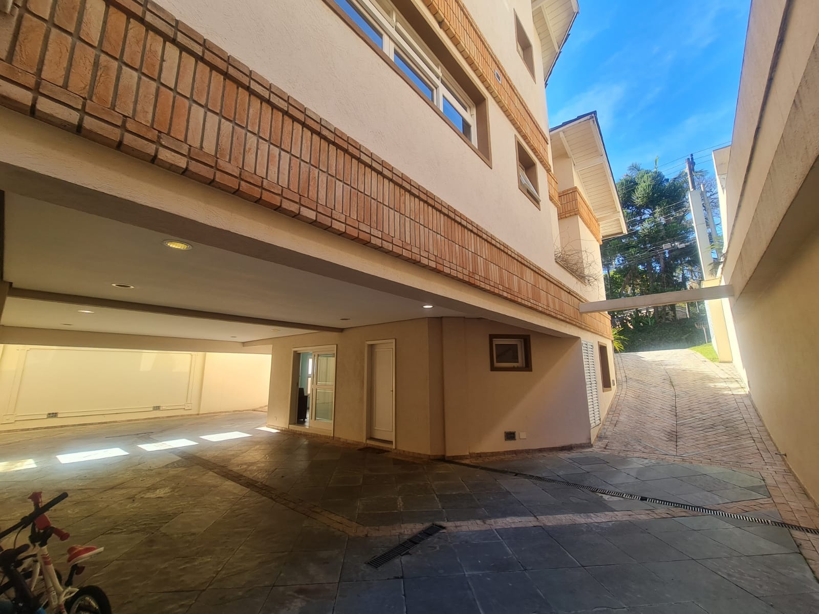 Casa em condomínio à venda no Alphaville 1 com 4 suítes, 665m².