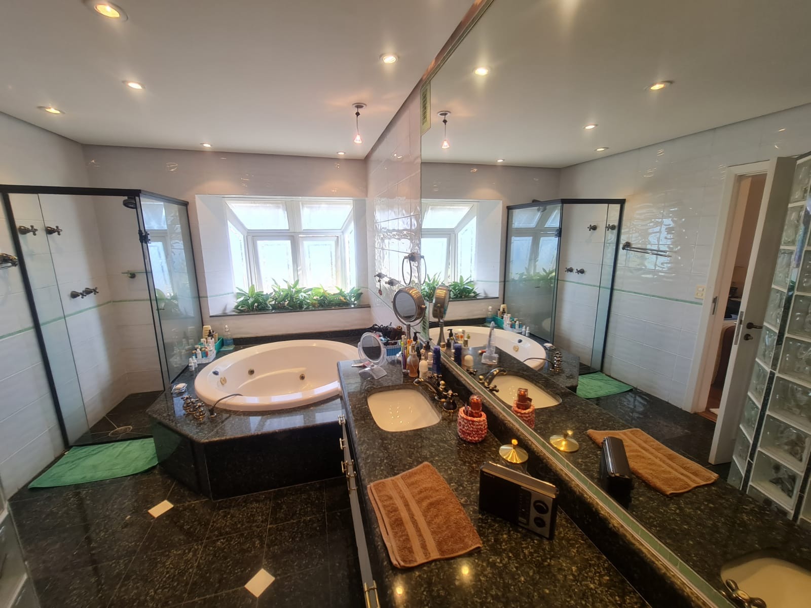 Casa em condomínio à venda no Alphaville 1 com 4 suítes, 665m².