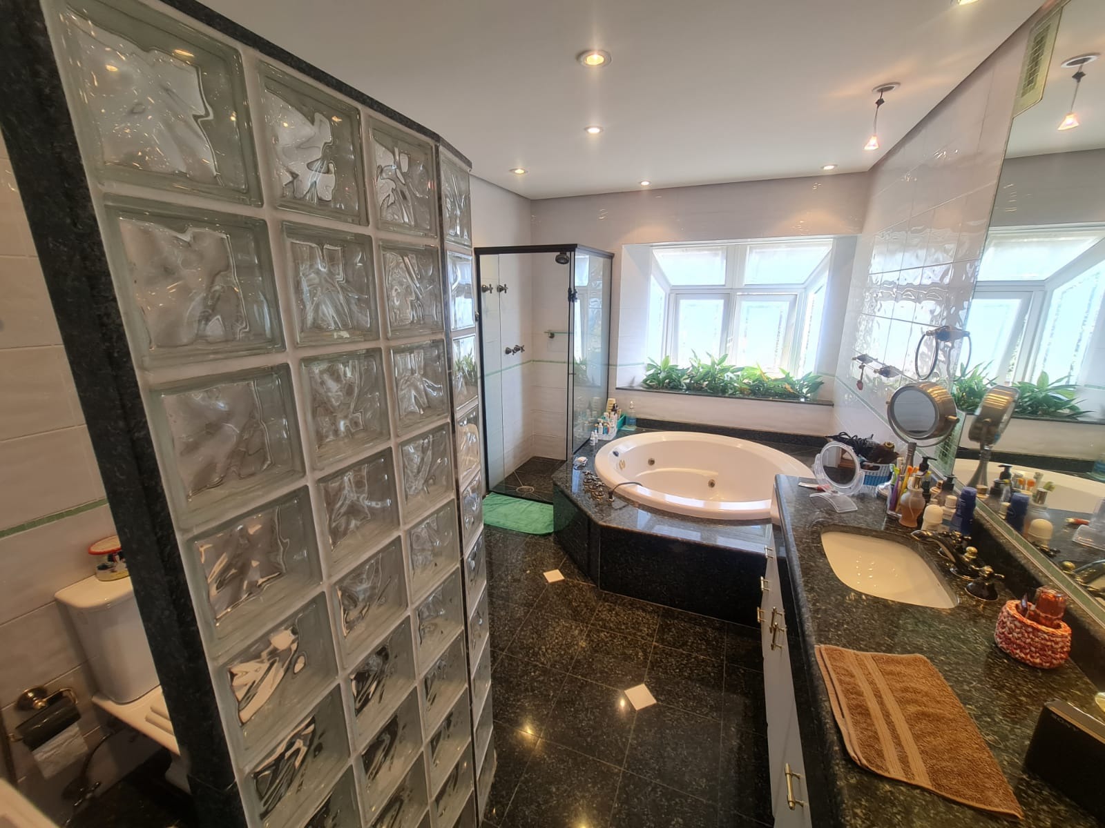 Casa em condomínio à venda no Alphaville 1 com 4 suítes, 665m².