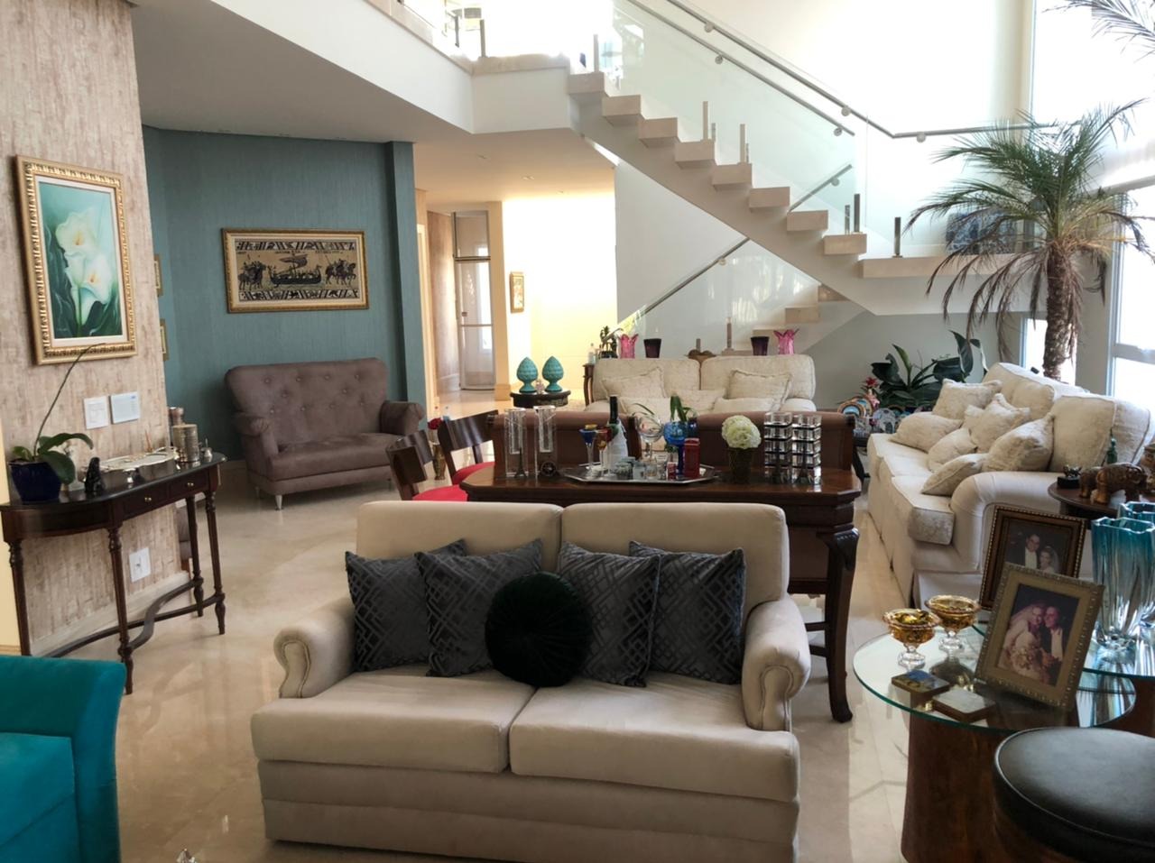 Casa 4 suítes mobiliada e decorada para locação e ou venda