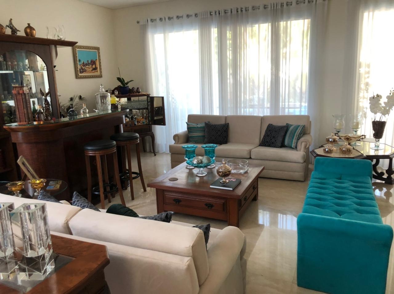 Casa 4 suítes mobiliada e decorada para locação e ou venda