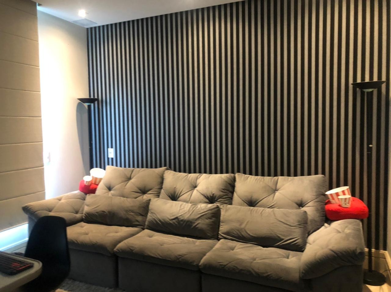Casa 4 suítes mobiliada e decorada para locação e ou venda
