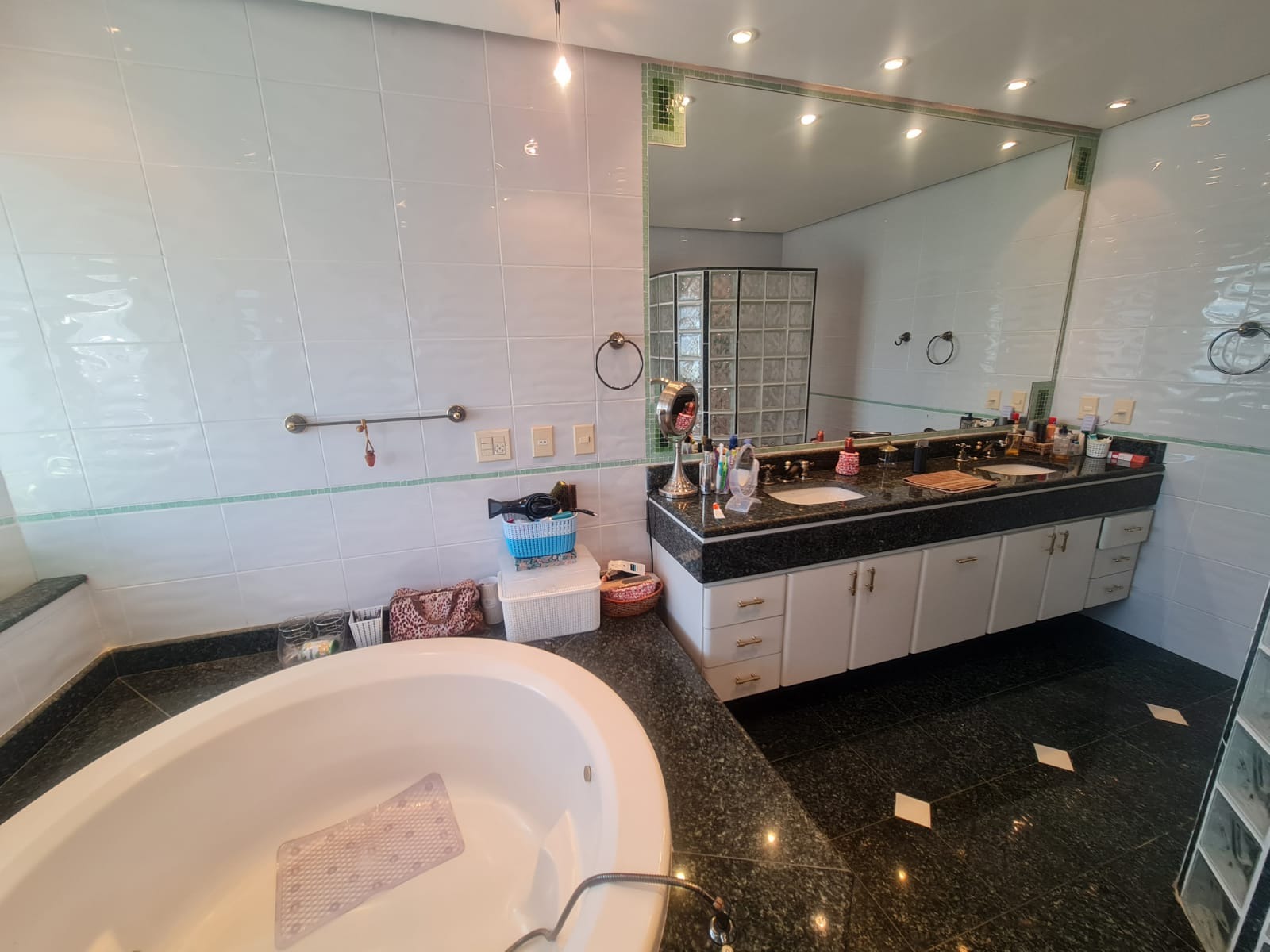 Casa em condomínio à venda no Alphaville 1 com 4 suítes, 665m².