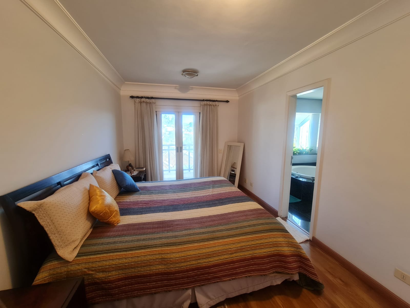 Casa em condomínio à venda no Alphaville 1 com 4 suítes, 665m².