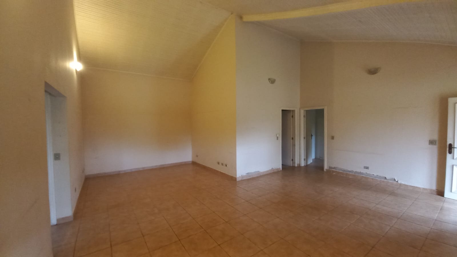 Excelente Casa no Condomínio City Castelo com 431m².