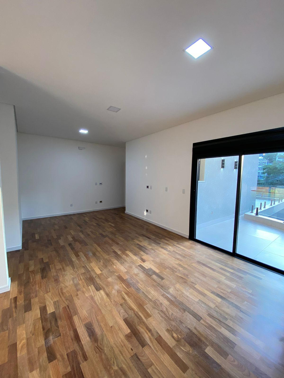 Linda casa no residencial alphaville tamboré 3 com 750m²!!!
