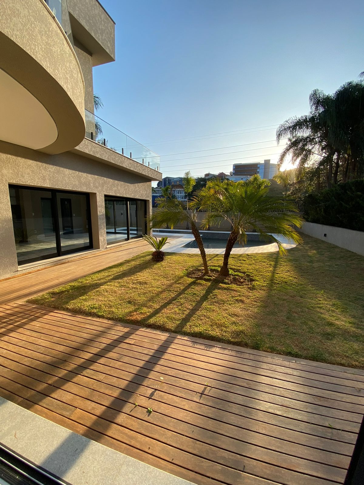 Linda casa no residencial alphaville tamboré 3 com 750m²!!!