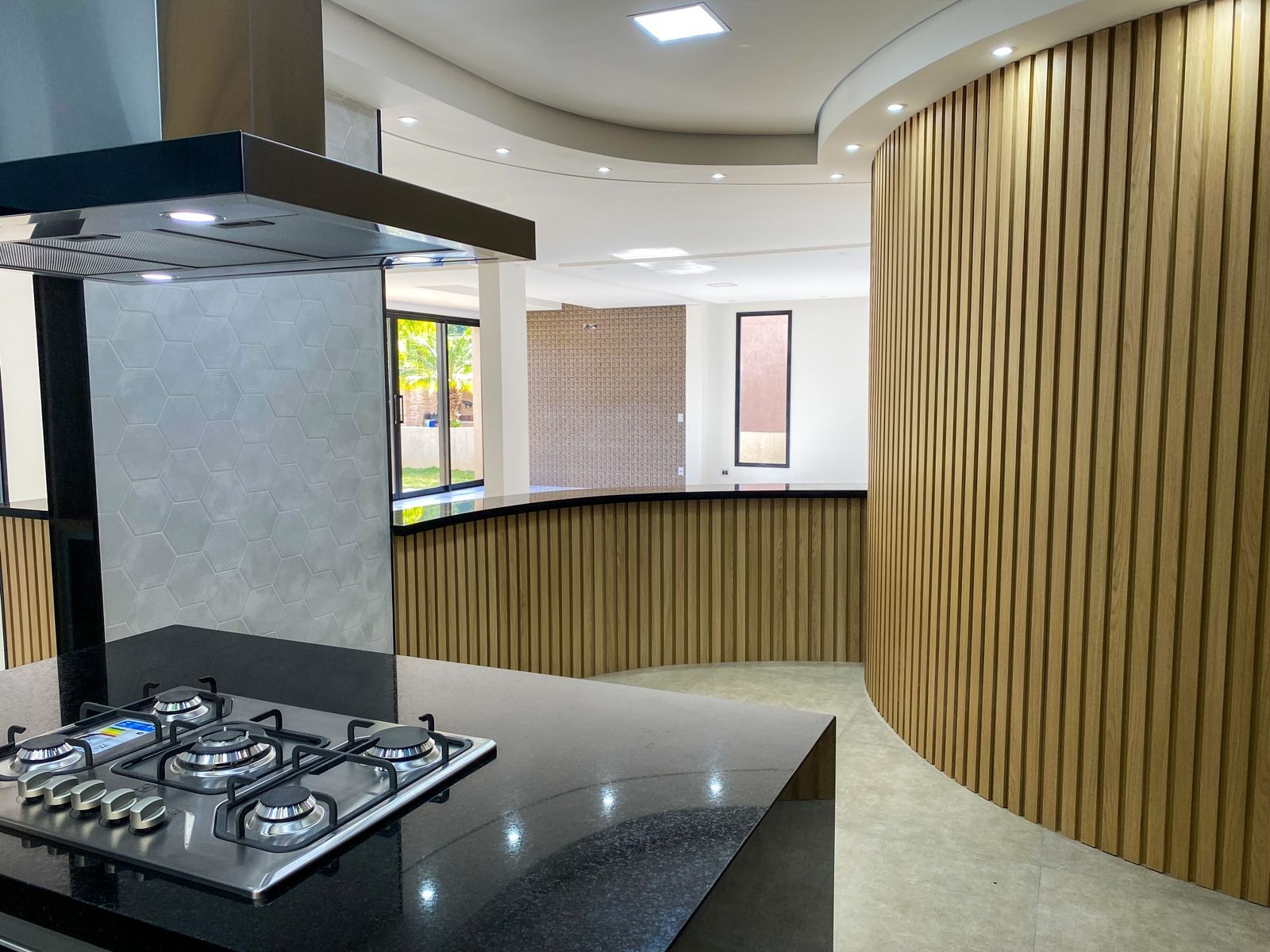 Linda casa no residencial alphaville tamboré 3 com 750m²!!!