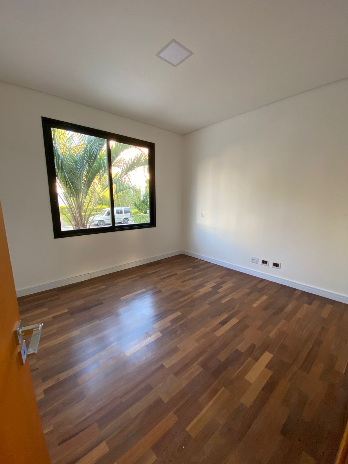 Linda casa no residencial alphaville tamboré 3 com 750m²!!!