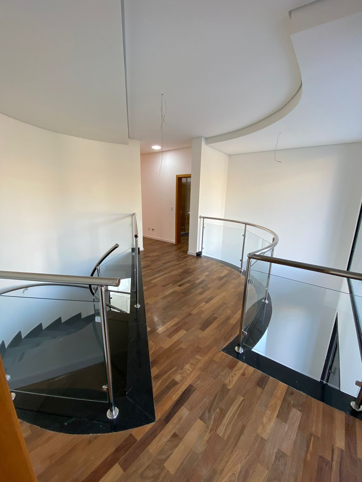 Linda casa no residencial alphaville tamboré 3 com 750m²!!!