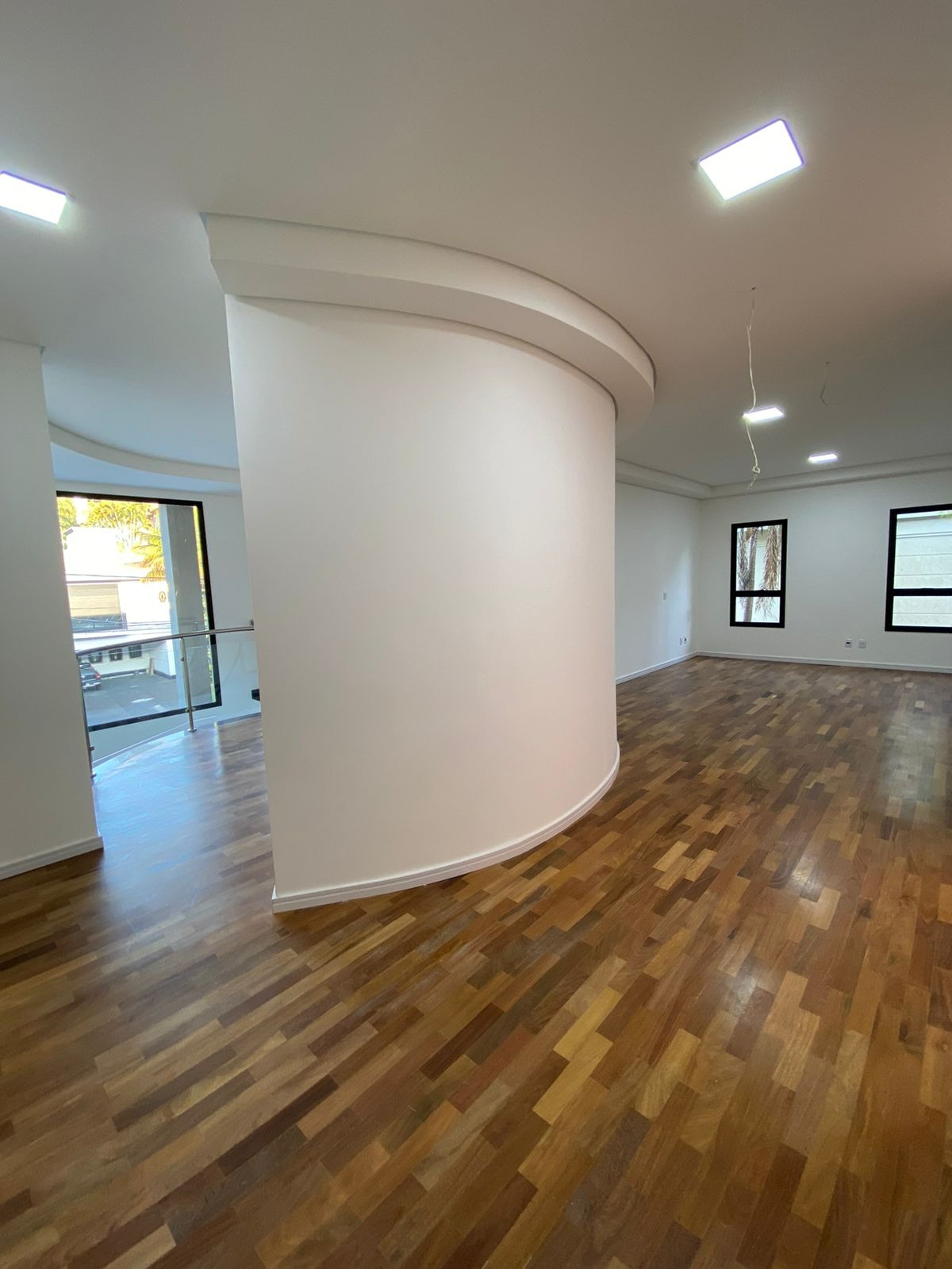 Linda casa no residencial alphaville tamboré 3 com 750m²!!!
