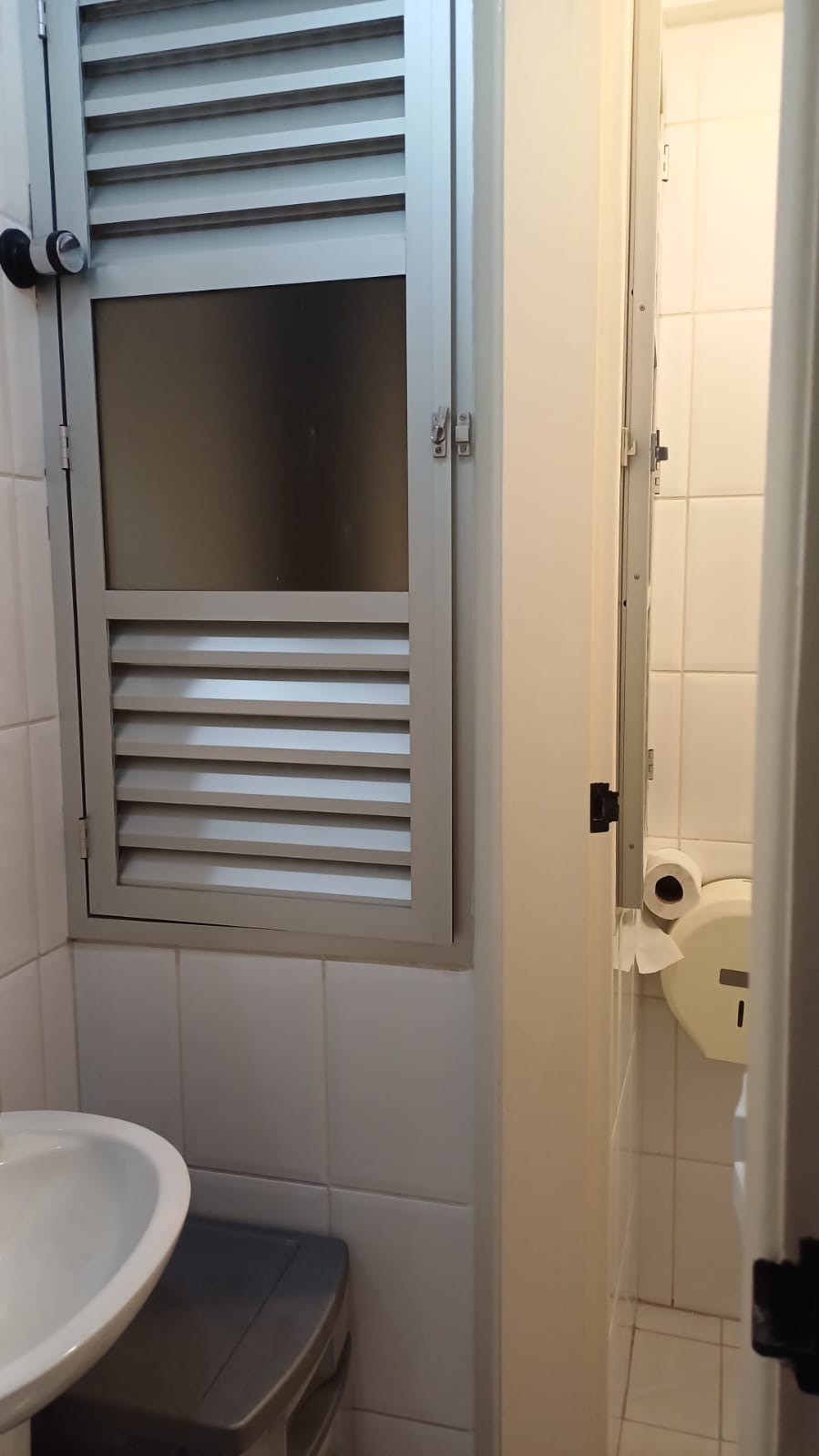 "aluga-se prédio comercial exclusivo na calçada das begônias