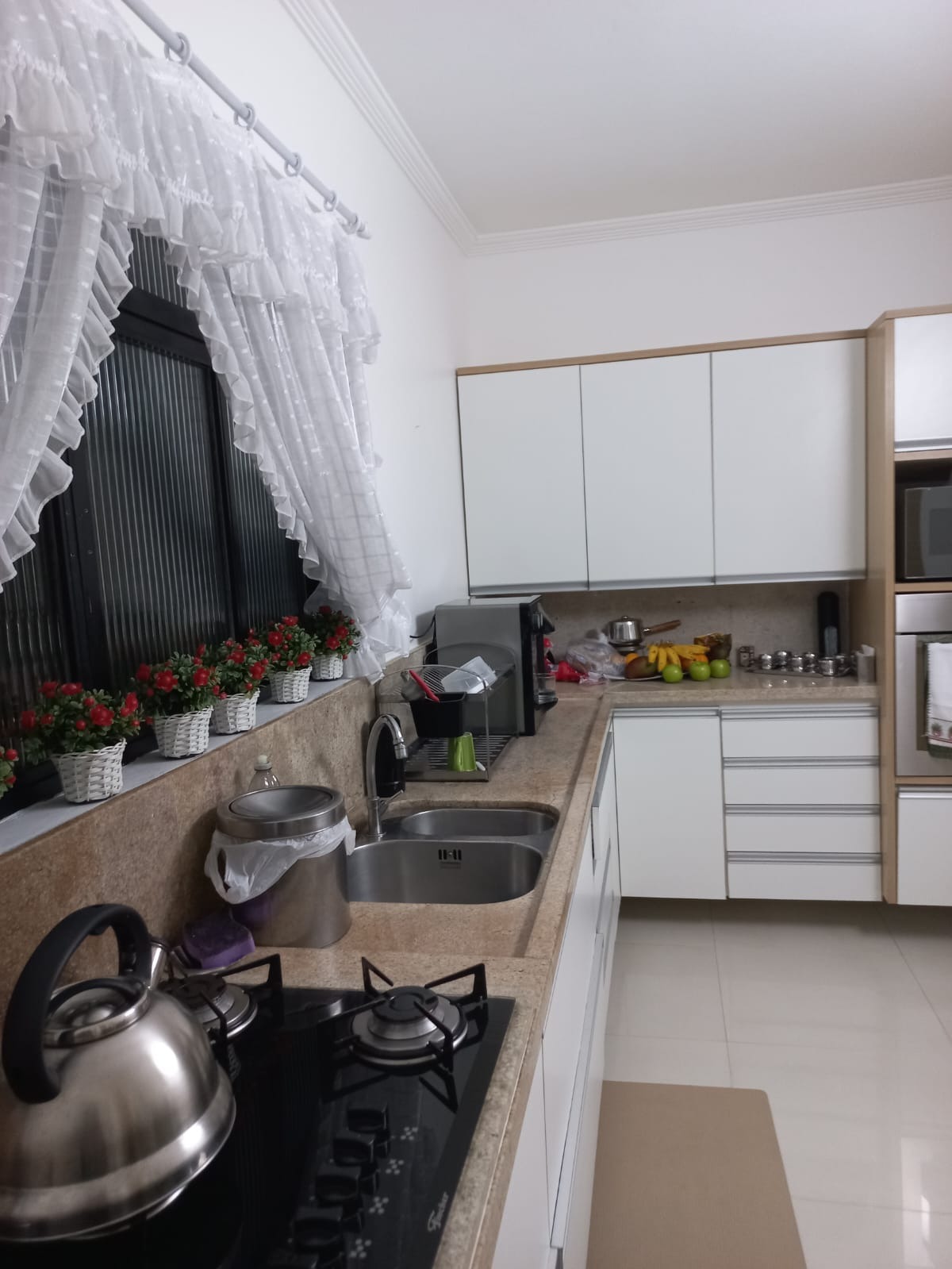 Encantador apartamento de 176m² no condomínio edifício guaru