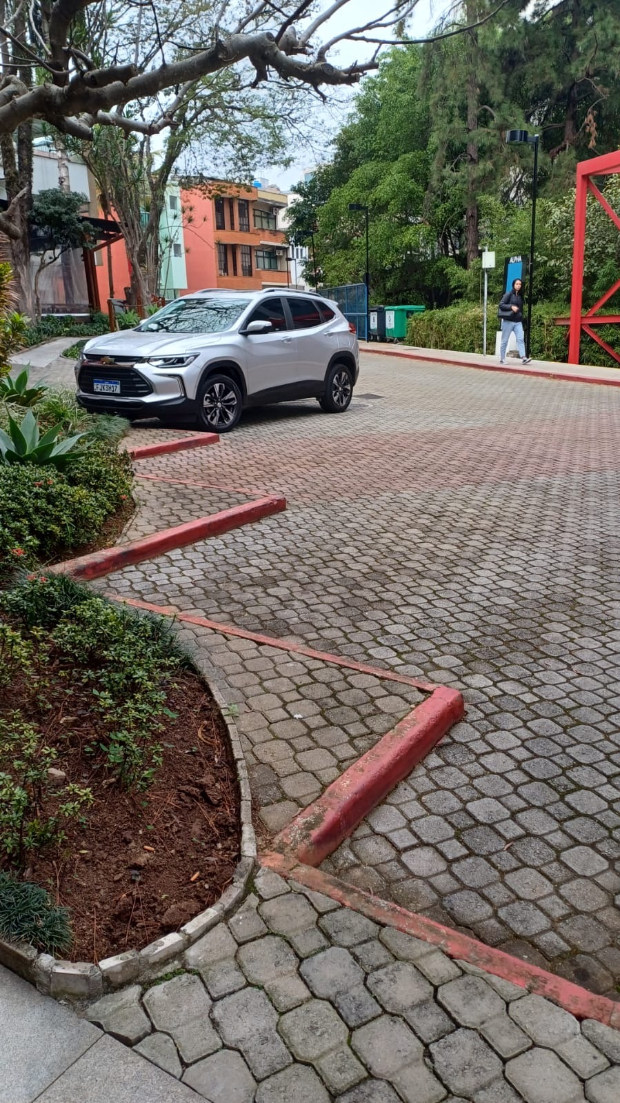 "aluga-se prédio comercial exclusivo na calçada das begônias