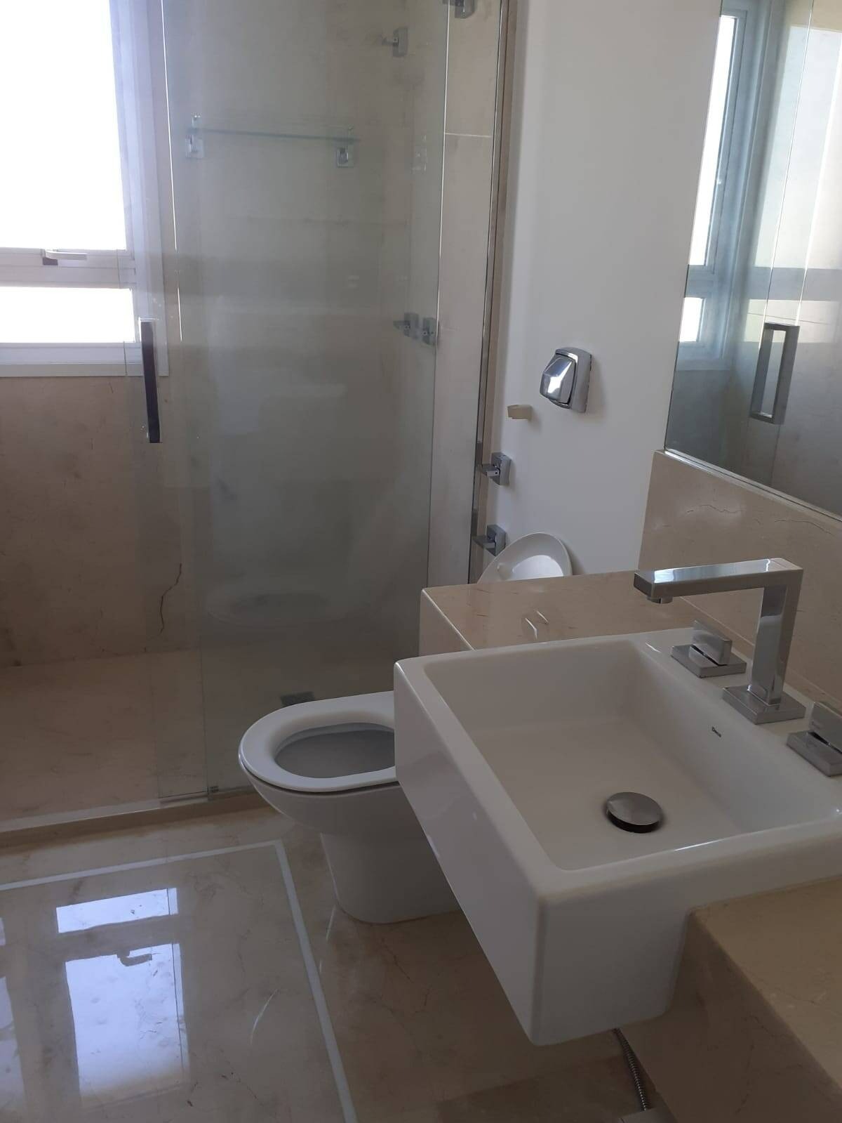 Deslumbrante casa no condomínio melville