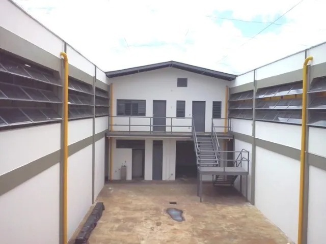 Imóvel industrial com 2 galpões - foto 4