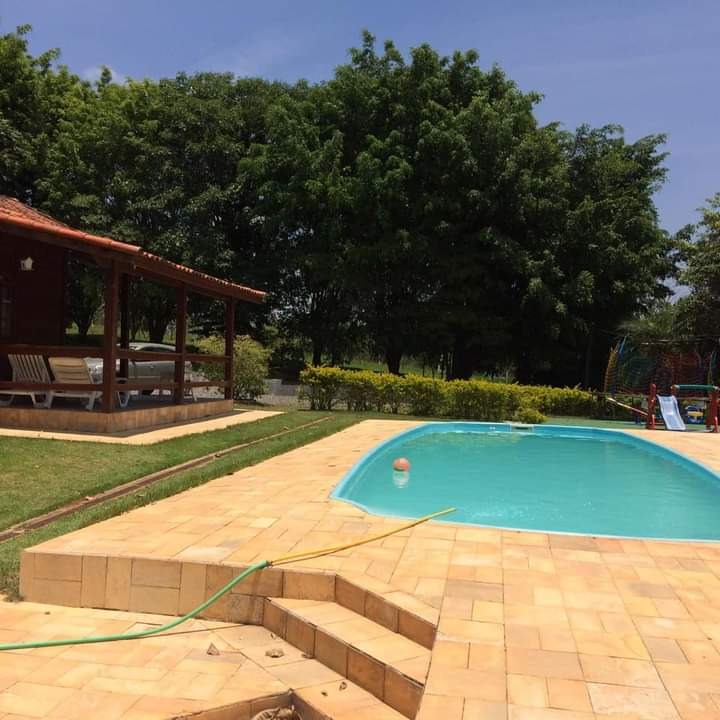 Seu Refúgio no Campo Aguarda por Você!