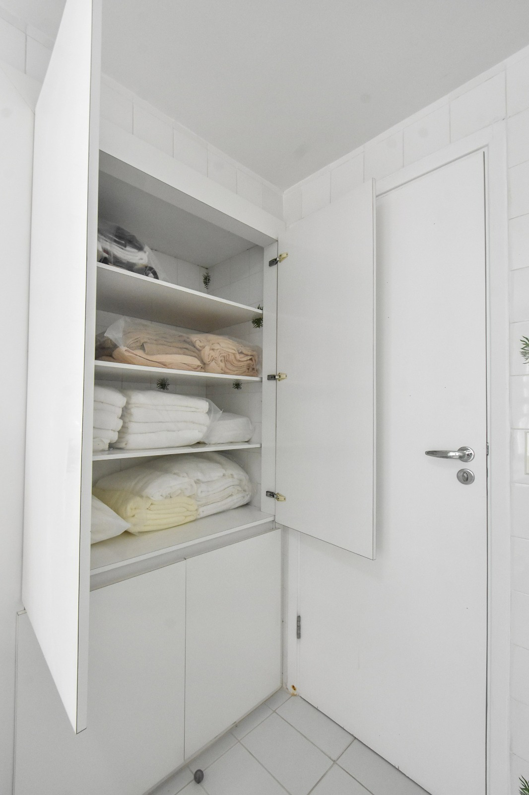 Apartamento de 120m² com 3 Dormitórios Localizado na Praia de Pitangueiras, Guarujá SP