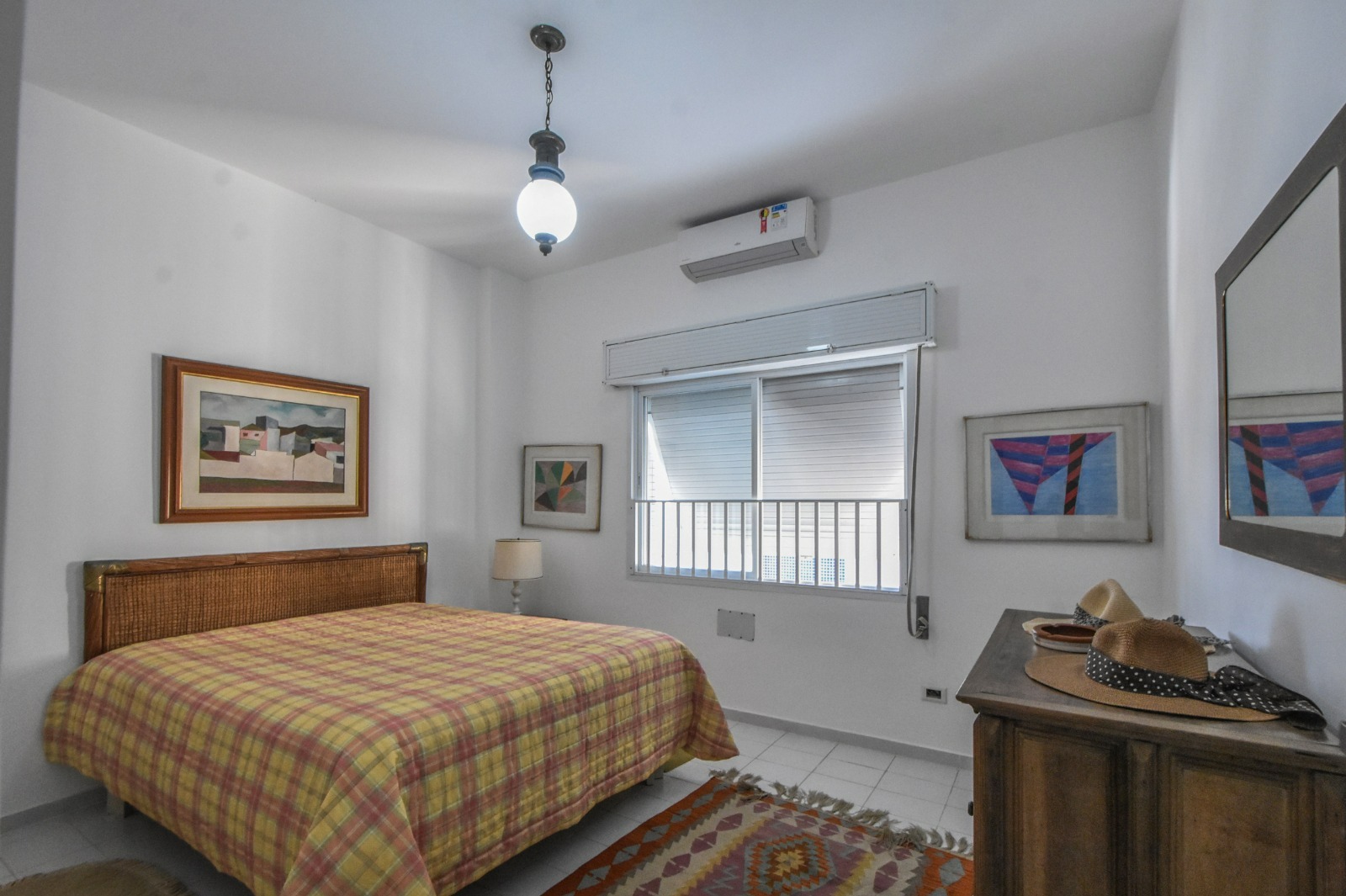 Apartamento de 120m² com 3 Dormitórios Localizado na Praia de Pitangueiras, Guarujá SP