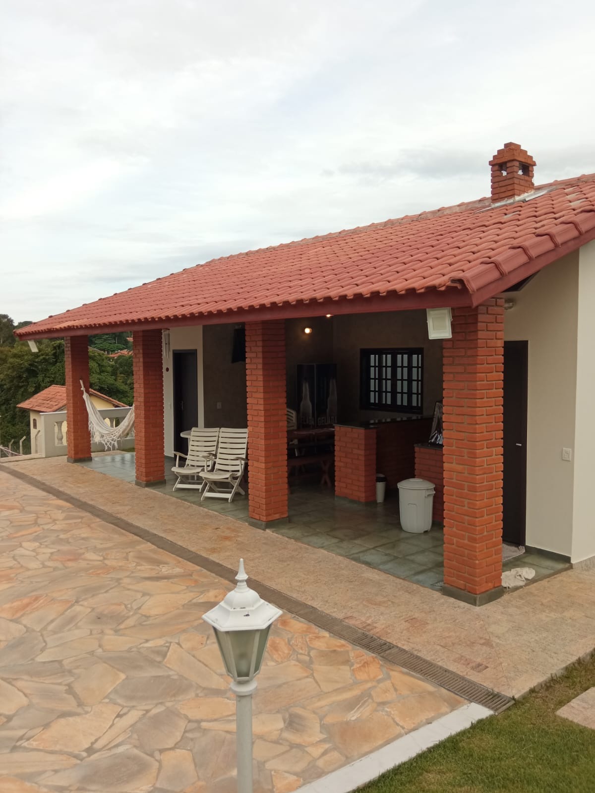 Chácara com 2.112,00m² Localizado no Condomínio Vitassay.
