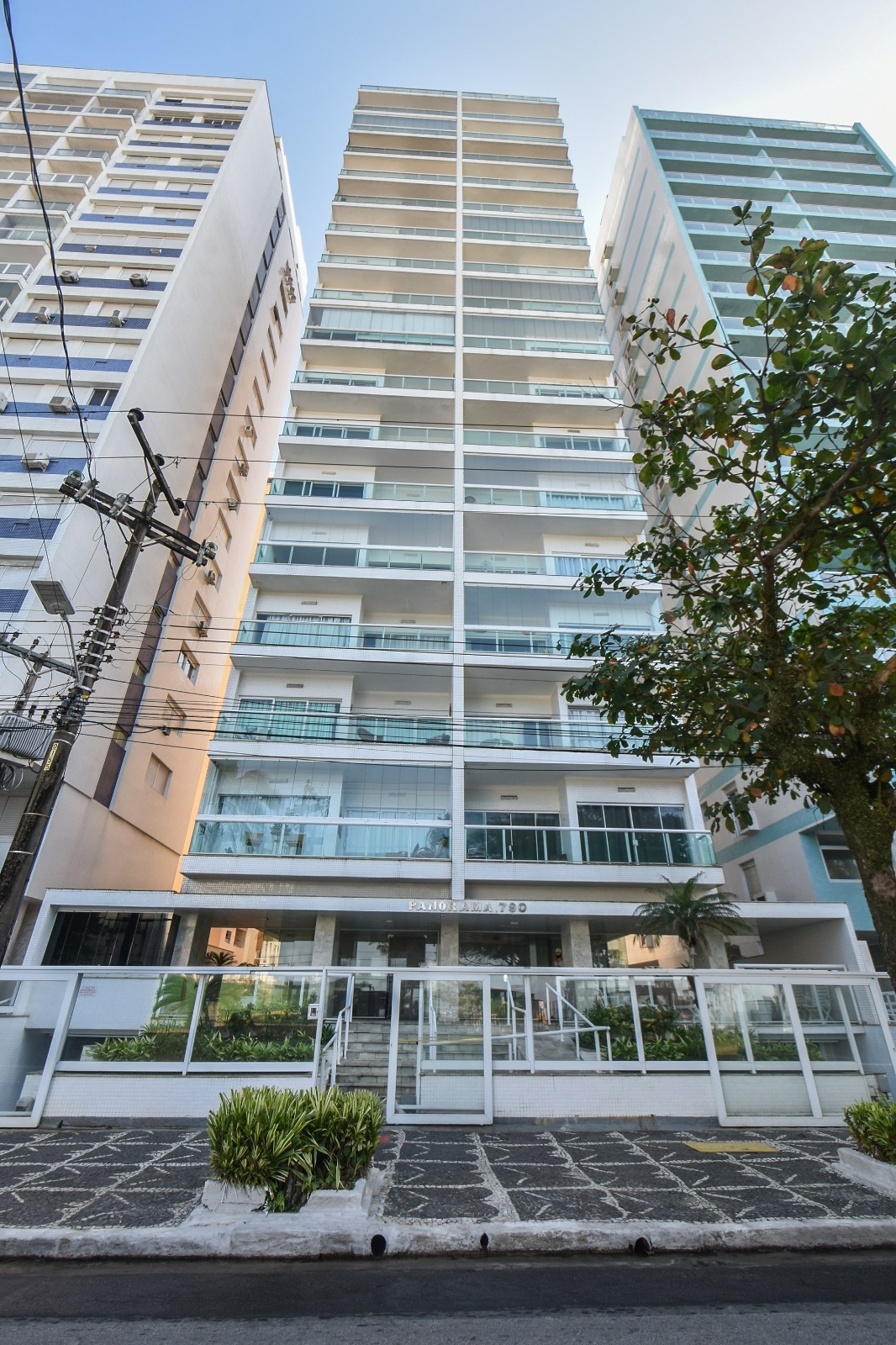 Apartamento de 120m² com 3 Dormitórios Localizado na Praia de Pitangueiras, Guarujá SP