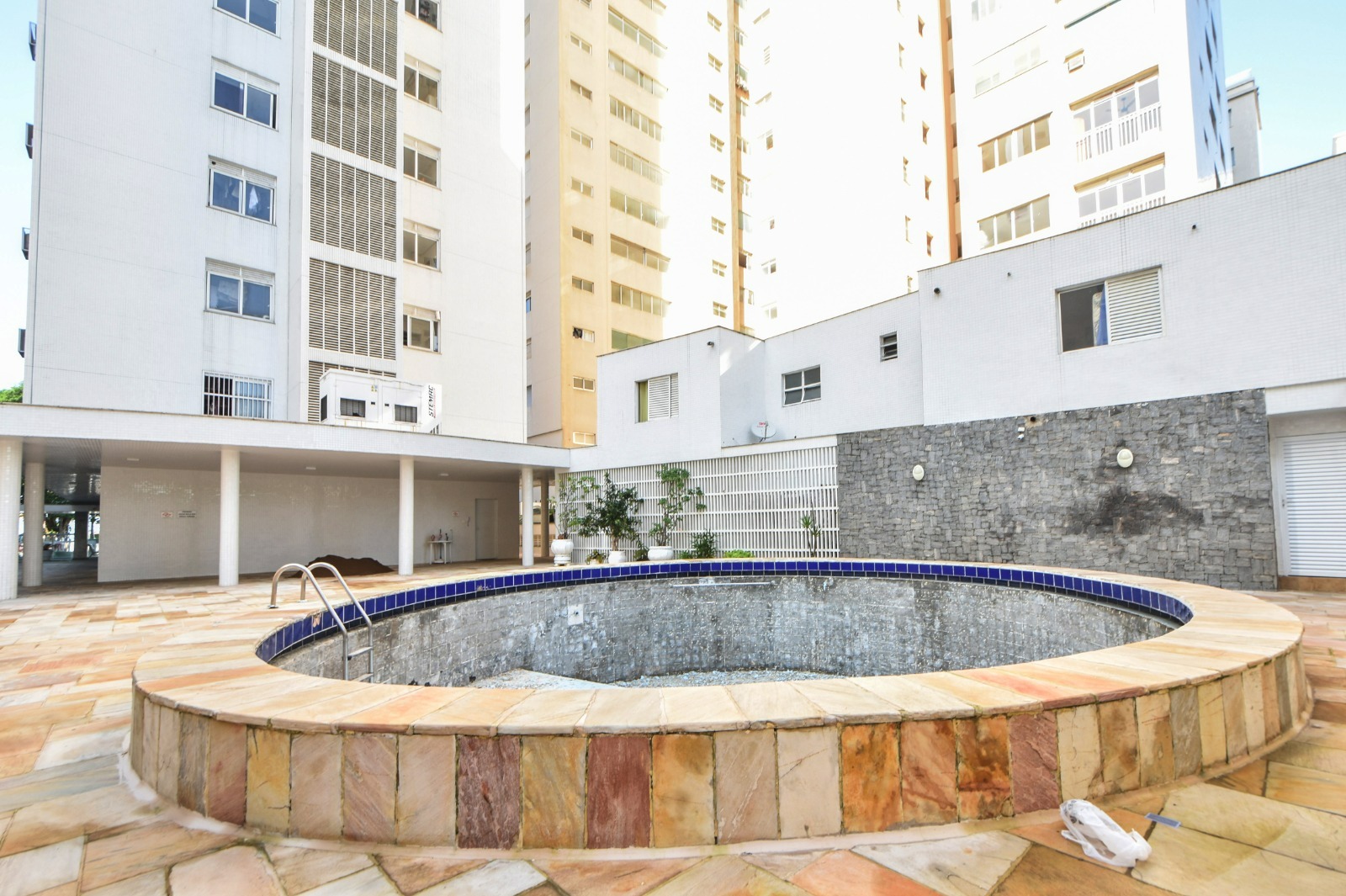 Apartamento de 120m² com 3 Dormitórios Localizado na Praia de Pitangueiras, Guarujá SP
