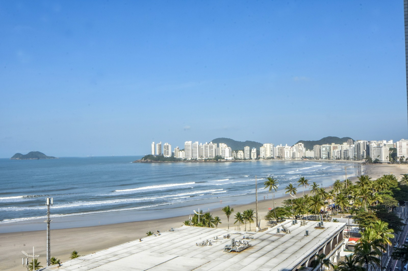 Apartamento de 120m² com 3 Dormitórios Localizado na Praia de Pitangueiras, Guarujá SP