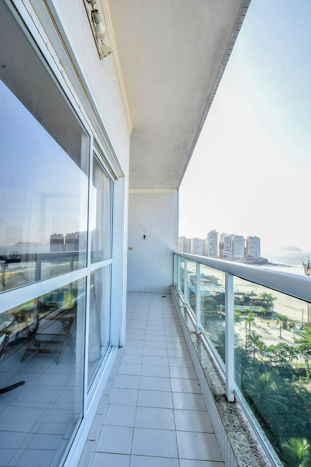 Apartamento de 120m² com 3 Dormitórios Localizado na Praia de Pitangueiras, Guarujá SP